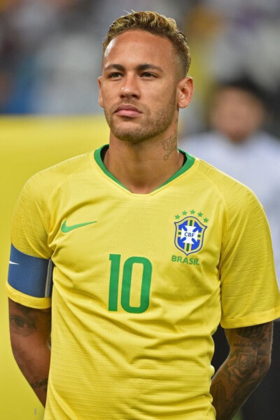 轻的球员往 轻的球员往