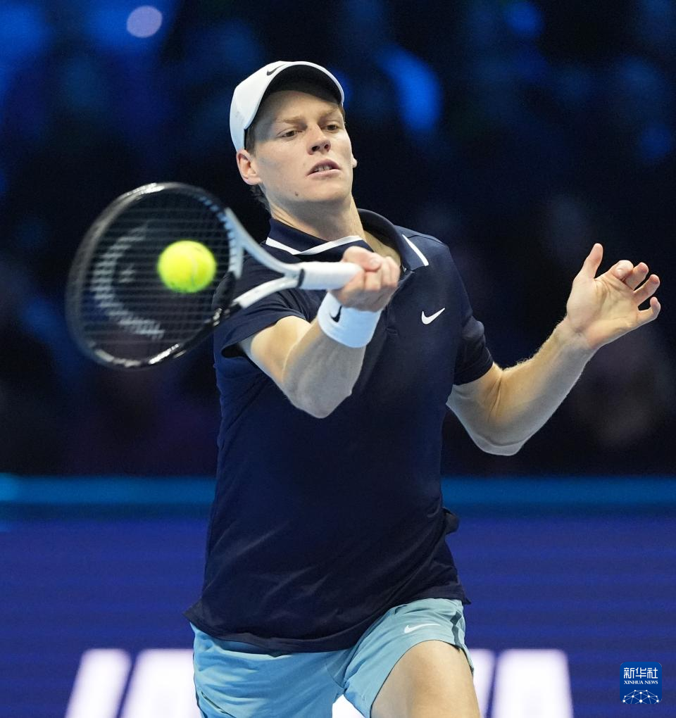 场球员的加 场球员的加