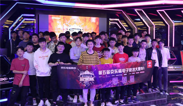 如今回首 如今回首